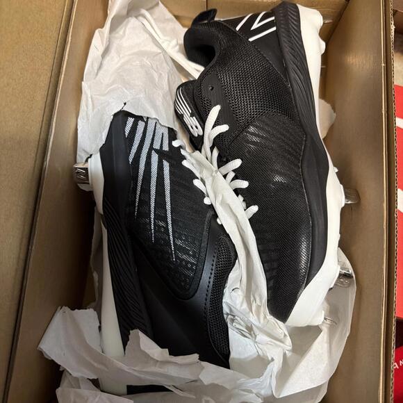 New Balance Men's FuelCell 4040 V6 Metal Baseball Shoe Black/White 5 M